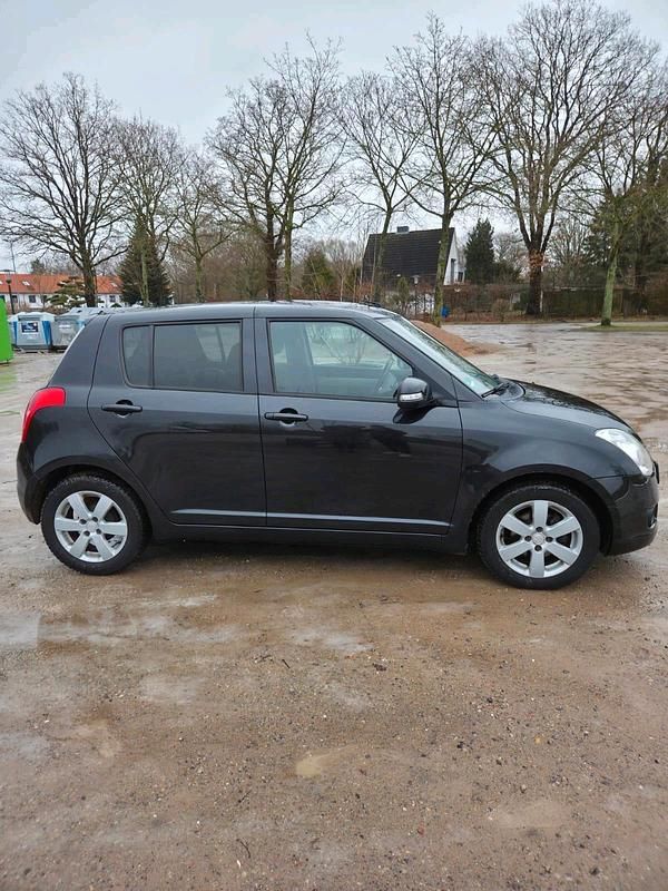 Gebraucht Suzuki Swift 92 PS (67 kW) 2010 Kleinwagen