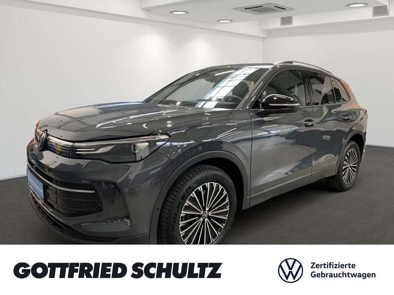 Grau Gebraucht 2025 VW Tiguan Goal SUV | 47.750 € (Superpreis) - Bild 1/3