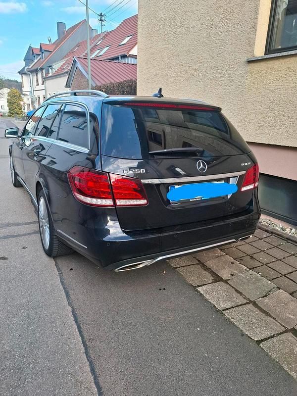 Gebraucht Mercedes E250 204 PS (150 kW) 2015 Schwarz Kombi