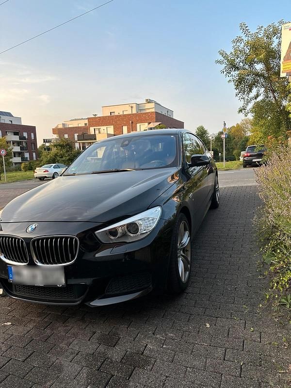 Schwarz Gebraucht 2016 BMW 520 Gran Turismo Sport Line Limousine | 20.500 € (Fairer Preis) - Bild 1/4