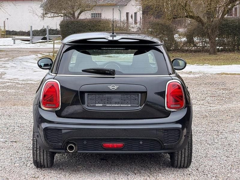 Gebraucht Mini Cooper 102 PS (75 kW) 2018 Schwarz Kleinwagen