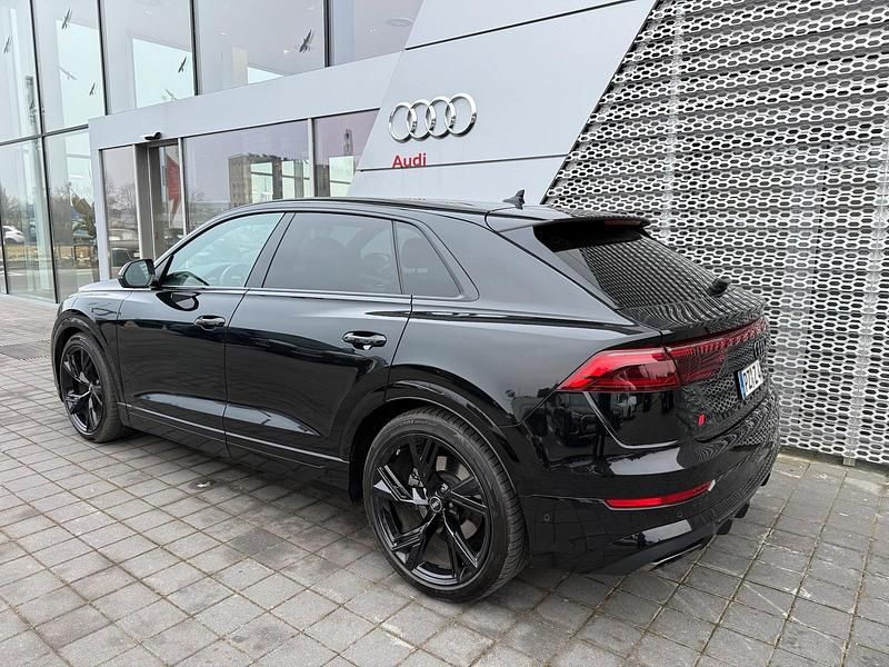 Gebraucht Audi Q8 S-Line 231 PS (169 kW) 2024 Schwarz SUV