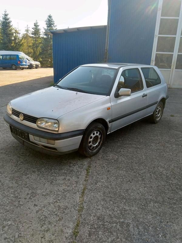 Silber Gebraucht 1996 VW Golf III Edition Kleinwagen | 700 € (Superpreis) - Bild 1/4