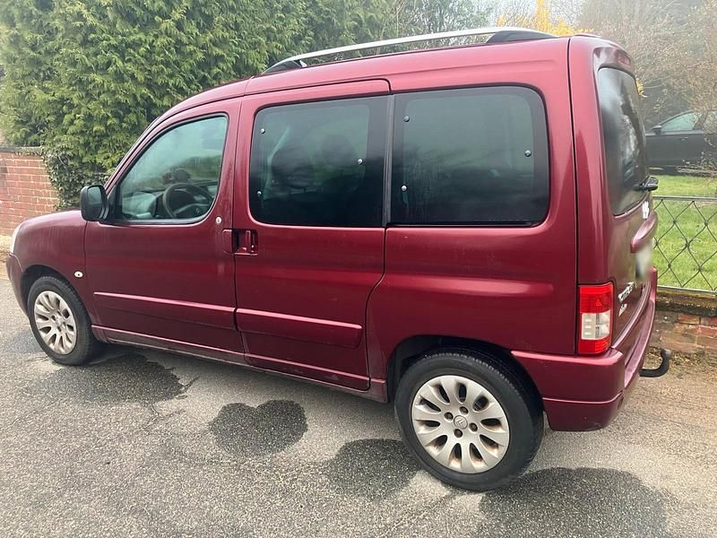 Gebraucht Citroën Berlingo 90 PS (66 kW) 2007 Rot Van / Kleinbus