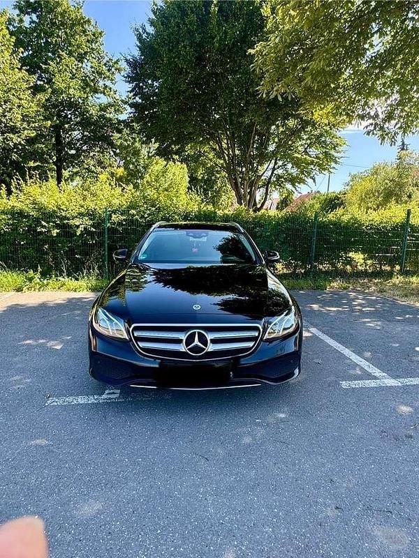 Gebraucht 2018 Mercedes E220 Avantgarde Kombi | 20.000 € (Superpreis) - Bild 1/4