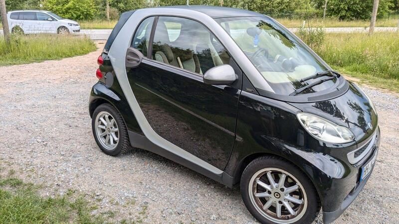 Schwarz Gebraucht 2009 Smart ForTwo Coupé Coupé | 3.299 € (Guter Preis) - Bild 1/4