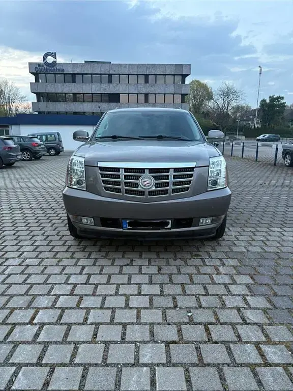 Gebraucht Cadillac Escalade 409 PS (300 kW) 2011 Grau SUV