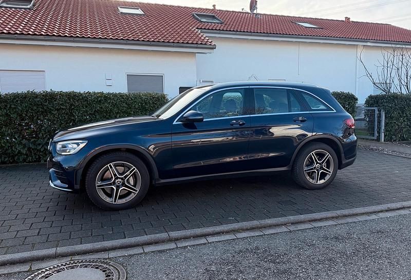 Gebraucht Mercedes GLC200 AMG line 197 PS (144 kW) 2020 Blau SUV