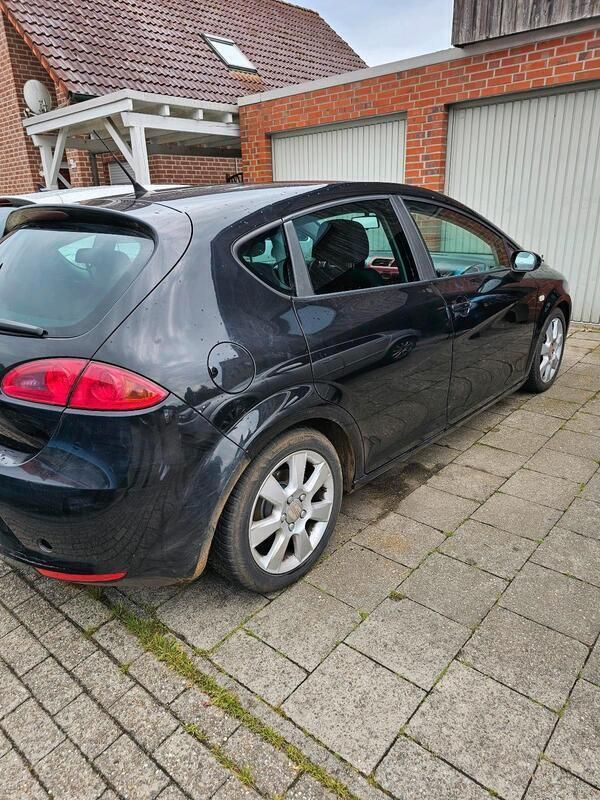 Schwarz Gebraucht 2007 Seat Leon Limousine | 2.690 € (Fairer Preis) - Bild 1/4