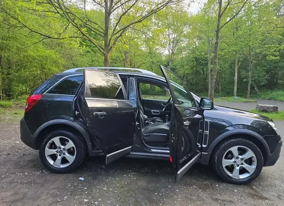 Używany Opel Antara Cosmo 150 KM (110 kW) 2010 Czarny SUV