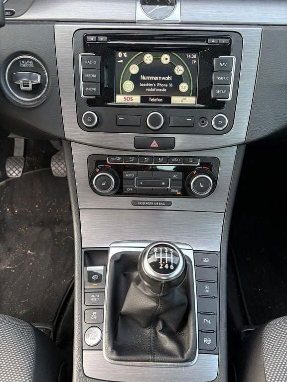 Gebraucht VW Passat Comfortline 122 PS (89 kW) 2011 Braun Limousine