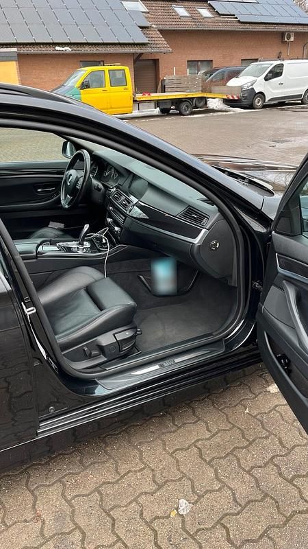 Gebraucht BMW 530 258 PS (189 kW) 2012 Schwarz Kombi