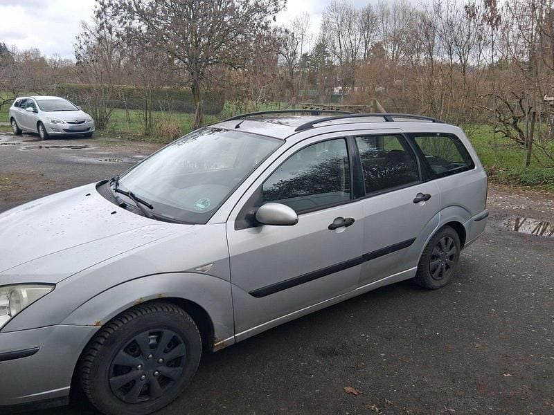 Gebraucht Ford Focus Ambiente 101 PS (74 kW) 2004 Silber Kombi