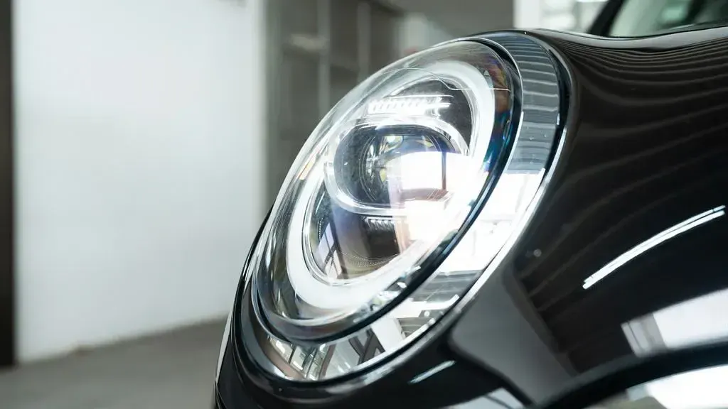Gebraucht Mini Cooper 136 PS (100 kW) 2019 Schwarz Kleinwagen