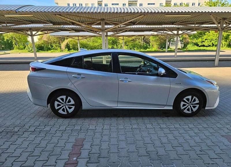 Silber Gebraucht 2018 Toyota Prius Plug-in Hybrid Comfort Kleinwagen | 15.090 € (Guter Preis) - Bild 1/4
