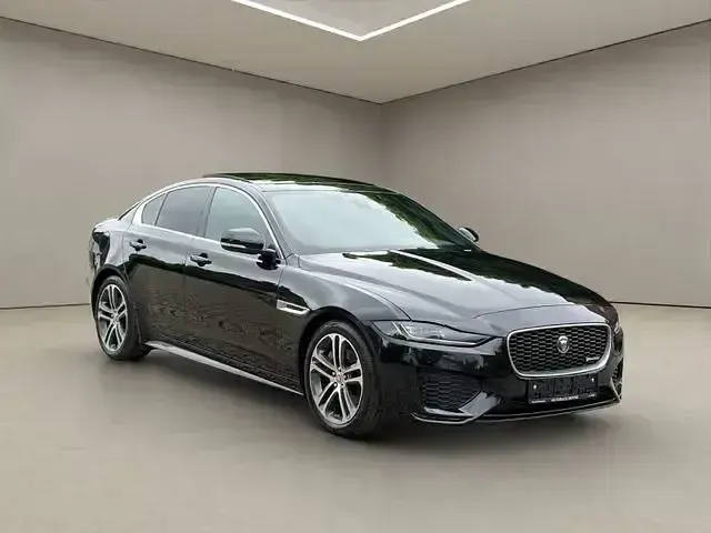 Gebraucht Jaguar XE R-Dynamic 179 PS (131 kW) 2020 Schwarz Limousine