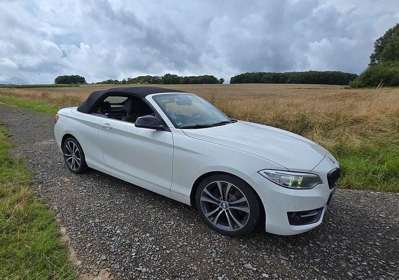 Weiß Gebraucht 2016 BMW 220 M Sport Cabrio | 16.999 € (Fairer Preis) - Bild 1/4