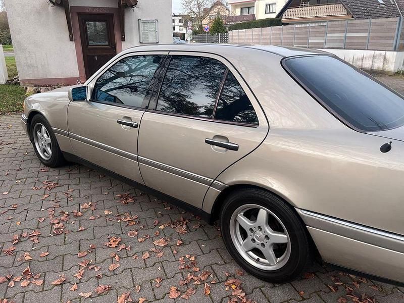 Gebraucht Mercedes C280 Elegance 197 PS (144 kW) 1995 Silber Limousine