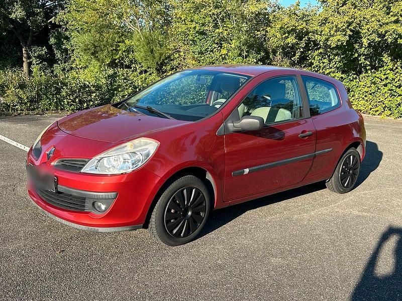 Rot Gebraucht 2006 Renault Clio II Kleinwagen | 1.599 € (Guter Preis) - Bild 1/4