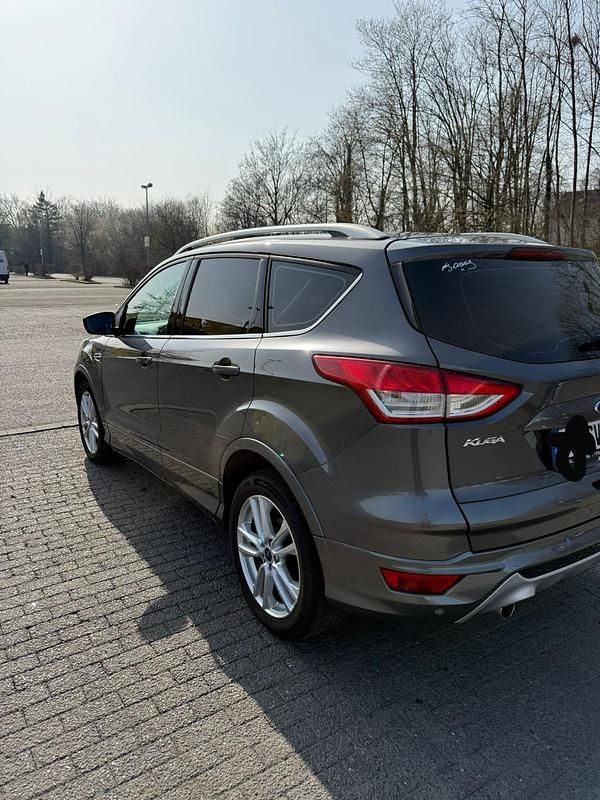 Gebraucht Ford Kuga 163 PS (119 kW) 2014 Grau SUV