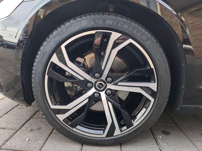 Gebraucht Volvo V60 Plus 197 PS (144 kW) 2025 Schwarz Kombi
