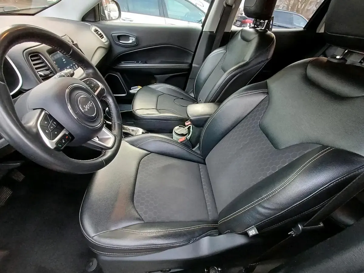 Gebraucht Jeep Compass 170 PS (125 kW) 2018 Grau SUV