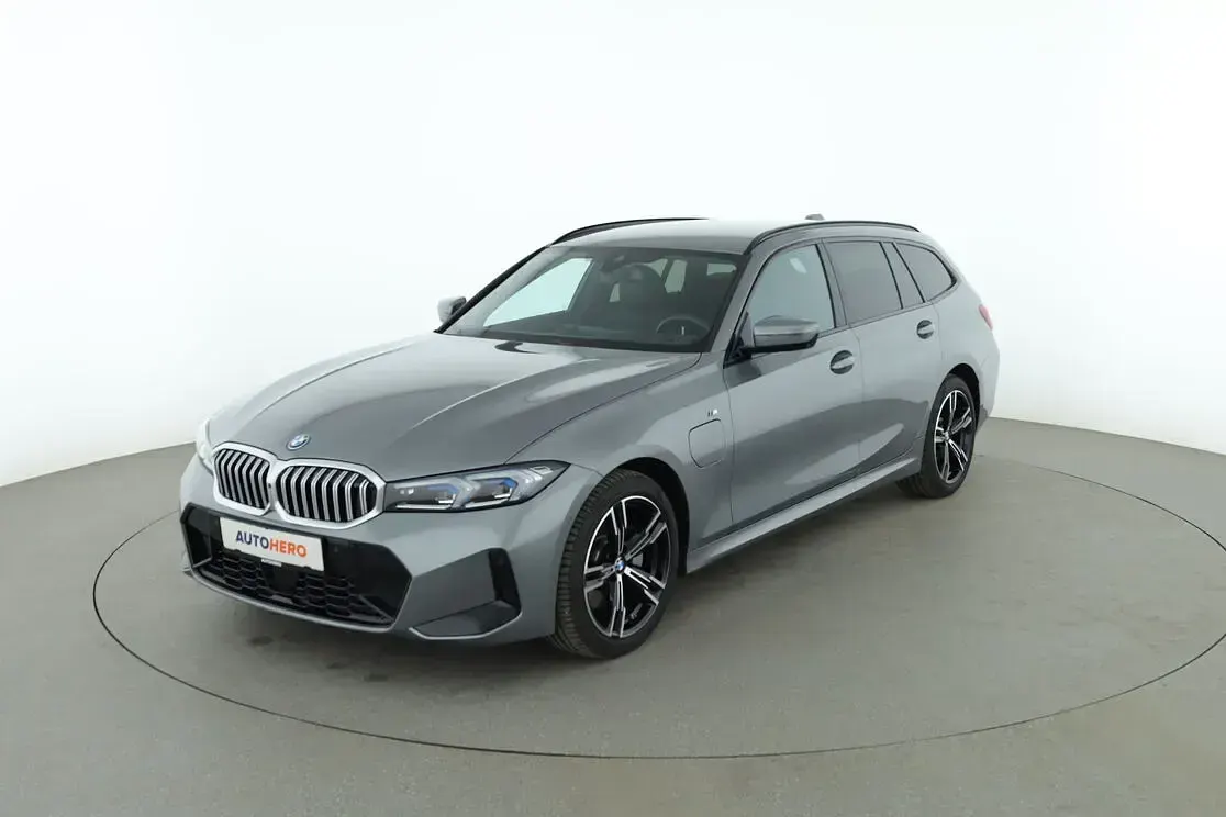 Gebraucht BMW 330e M Sport 292 PS (214 kW) 2024 Kombi