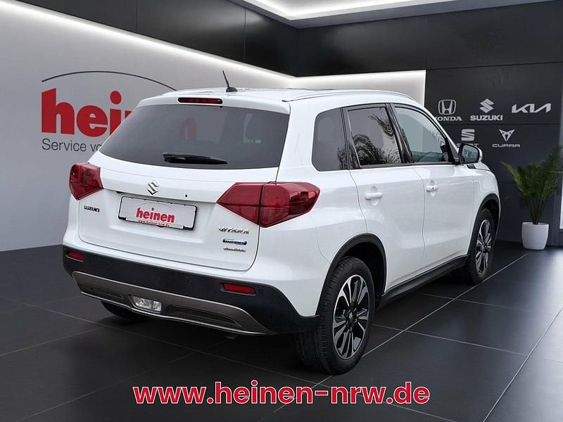 Gebraucht Suzuki Vitara Comfort+ 129 PS (94 kW) 2021 Weiß SUV