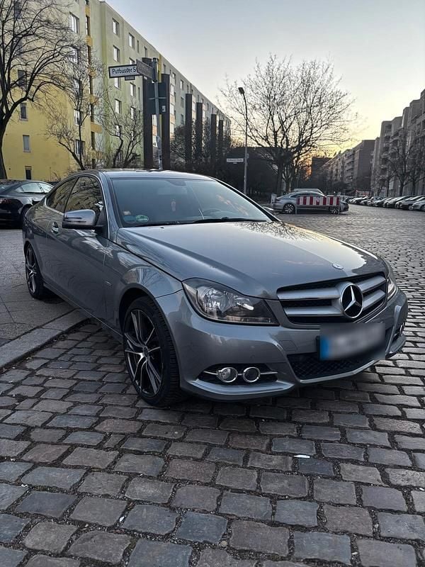 Gebraucht Mercedes C220 170 PS (125 kW) 2012 Grau Coupé