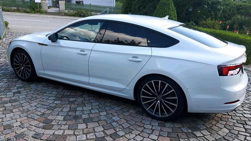 Gebraucht Audi A5 Sportback Ambiente 190 PS (139 kW) 2018 Weiß Kleinwagen