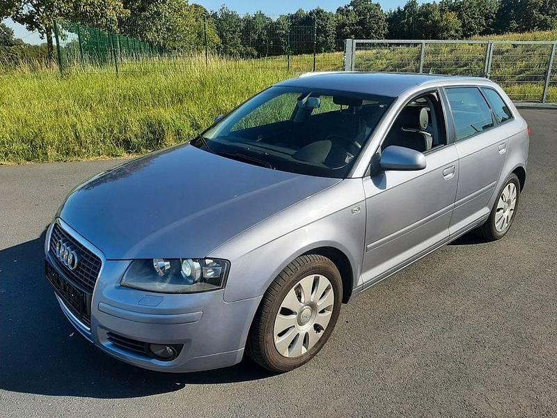 Silber Gebraucht 2004 Audi A3 Sportback Sport Limousine | 4.990 € (Etwas zu teuer) - Bild 1/4