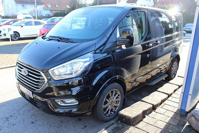 Gebraucht Ford Tourneo Titanium 131 PS (96 kW) 2021 Schwarz Van / Kleinbus