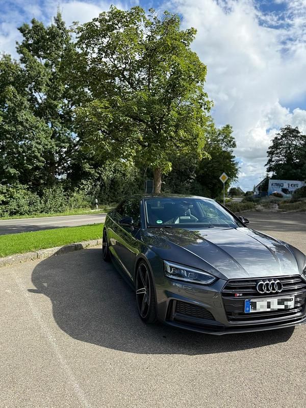 Grau Gebraucht 2017 Audi S5 Coupé | 37.499 € (Fairer Preis) - Bild 1/4