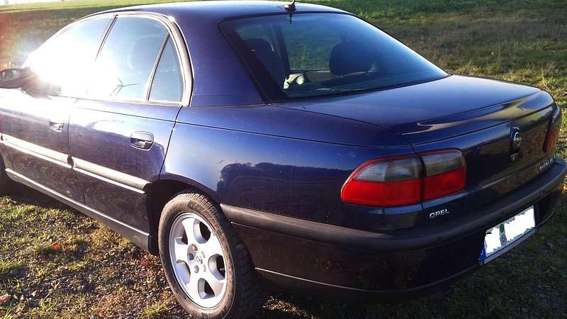 Gebraucht Opel Omega Edition 170 PS (125 kW) 1999 Blau Limousine