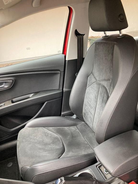 Rot Gebraucht 2016 Seat Leon ST Style Kombi | 12.700 € (Etwas zu teuer) - Bild 1/4