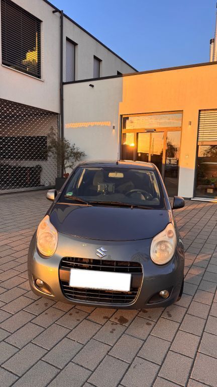 Grau Gebraucht 2010 Suzuki Alto Comfort Kleinwagen | 2.750 € (Fairer Preis) - Bild 1/4