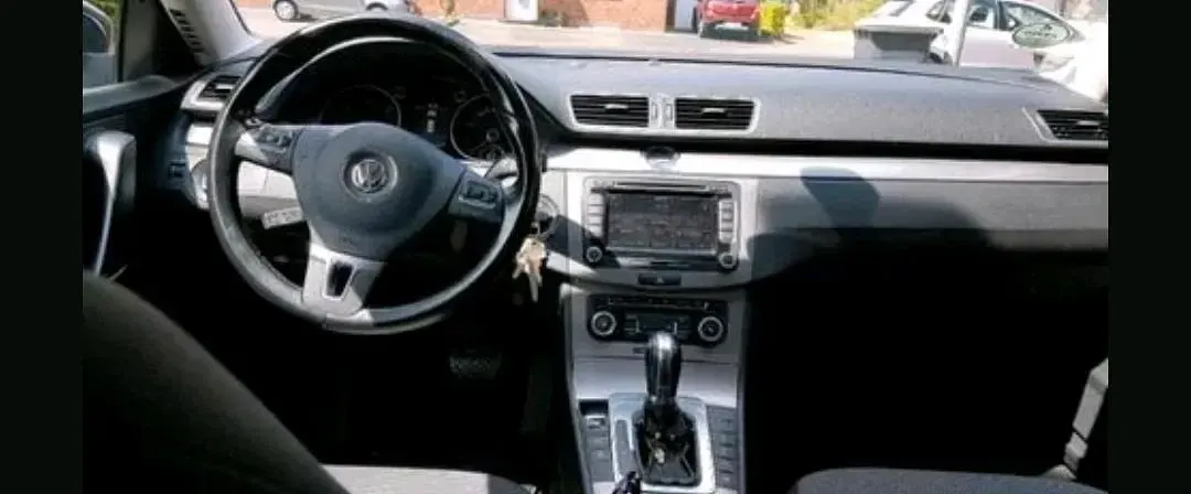 Gebraucht VW Passat 140 PS (102 kW) 2011 Grau Kombi
