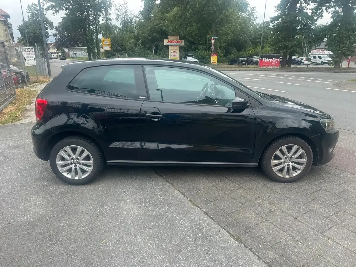 Gebraucht VW Polo Style 60 PS (44 kW) 2012 Schwarz Kleinwagen