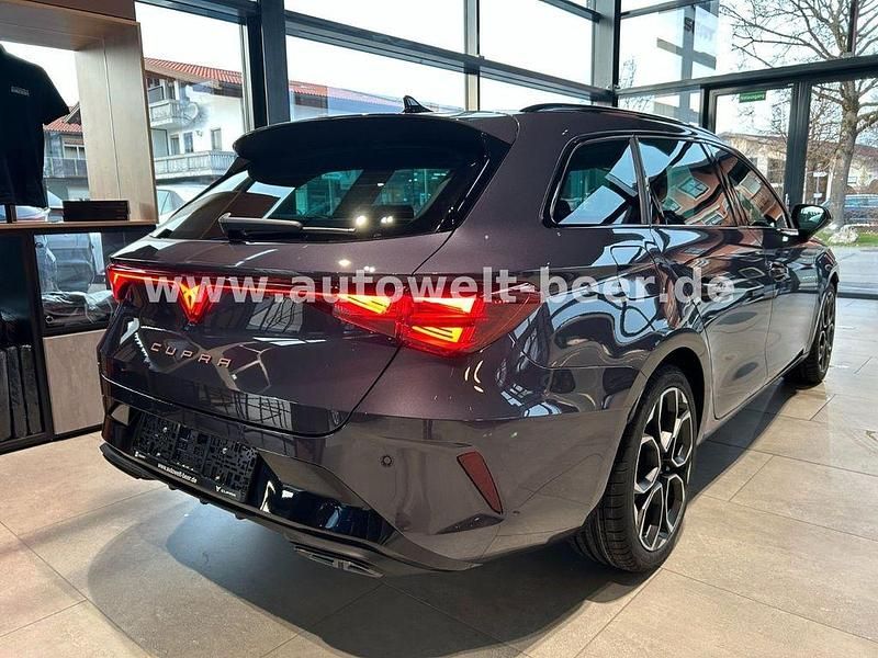 Neu Cupra Leon 204 PS (150 kW) 2025 Violett Limousine