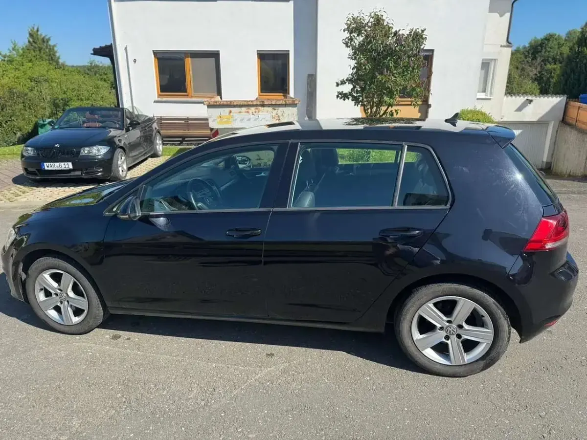 Gebraucht VW Golf VII Comfortline 110 PS (80 kW) 2017 Schwarz Kleinwagen