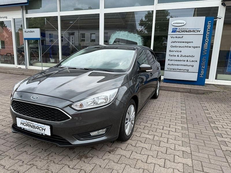 Grau Gebraucht 2018 Ford Focus Business Edition Kombi | 10.990 € (Fairer Preis) - Bild 1/4