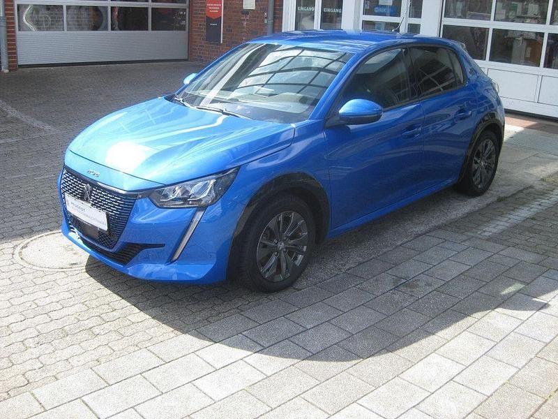 Blau metallic Gebraucht 2021 Peugeot e-208 Allure Kleinwagen | 17.410 € (Fairer Preis) - Bild 1/4