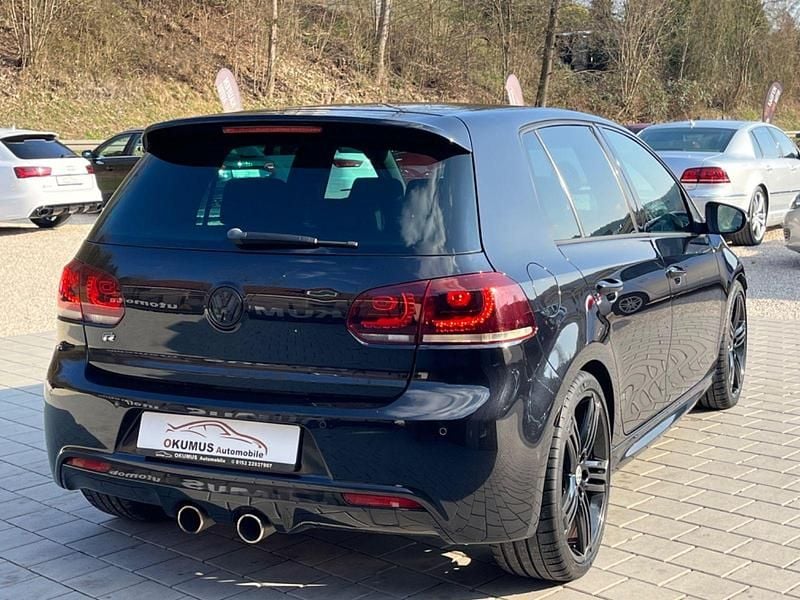 Gebraucht VW Golf VI R 271 PS (199 kW) 2011 Schwarz Kleinwagen
