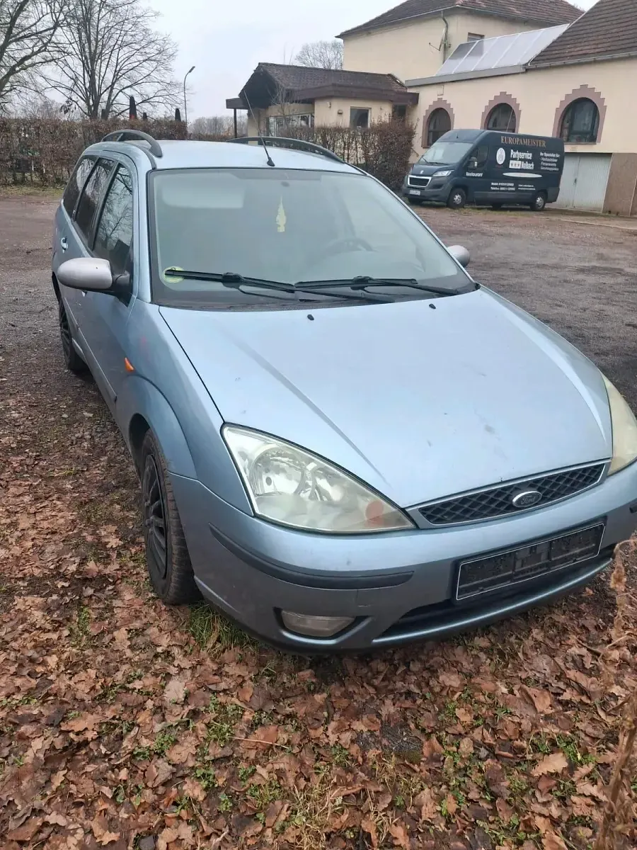 Second-hand Ford Focus 90 CP (66 kW) 2004 Albastru Break