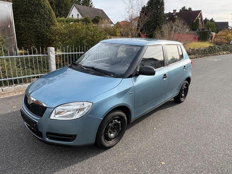 Grau Gebraucht 2009 Skoda Fabia Limousine | 1.700 € (Guter Preis) - Bild 1/4