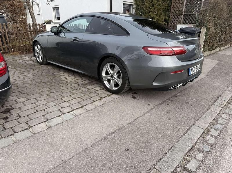 Gebraucht Mercedes E350 AMG line 265 PS (194 kW) 2019 Coupé