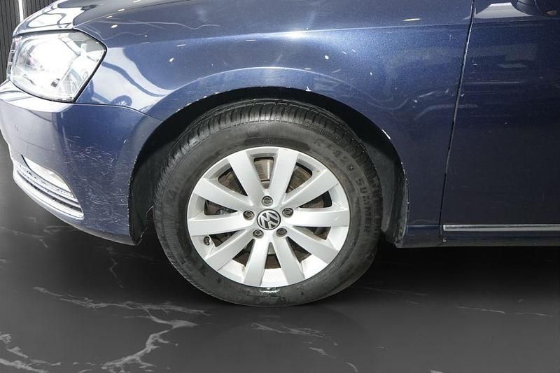Gebraucht VW Passat Comfortline 122 PS (89 kW) 2010 Blau Limousine