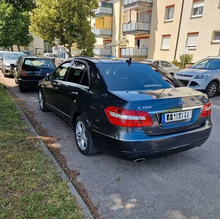Gebraucht Mercedes E300 Avantgarde 231 PS (169 kW) 2011 Silber Limousine