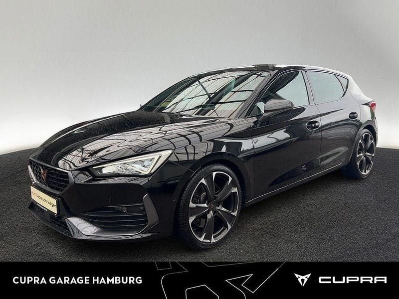 Midnight schwarz metallic Gebraucht 2022 Cupra Leon VZ Limousine | 28.850 € (Fairer Preis) - Bild 1/4