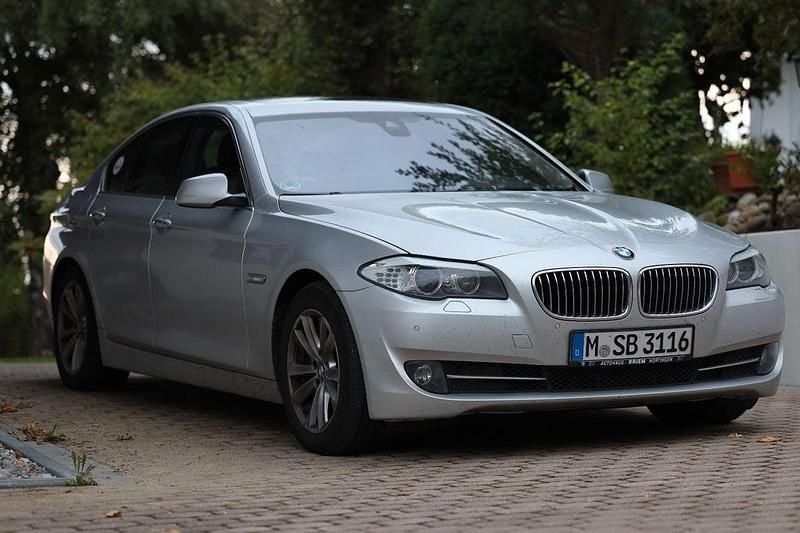 Silber Gebraucht 2013 BMW 535 Limousine | 19.400 € (Guter Preis) - Bild 1/4